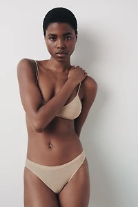 SEAMLESS PANTIES