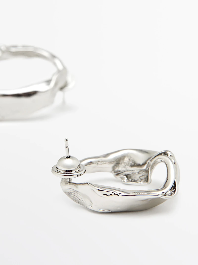 Boucles d’oreilles irrégulières