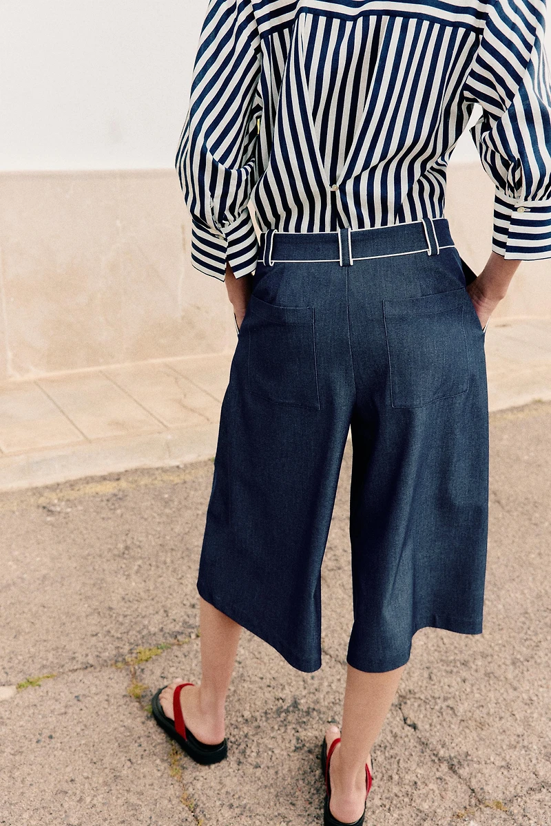 WIDE SHORTS WITH CONTRAST PIPING