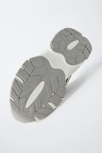 MESH SNEAKERS