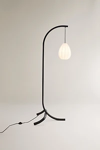 WOODEN FLOOR LAMP