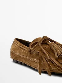Mocassin à franges et pompons en croûte de cuir