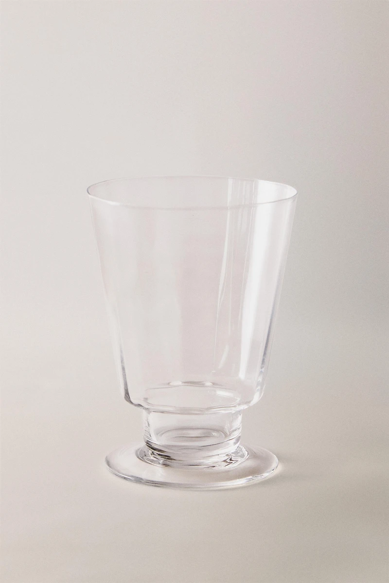 LOW GLASS WITH LINE EFFECT