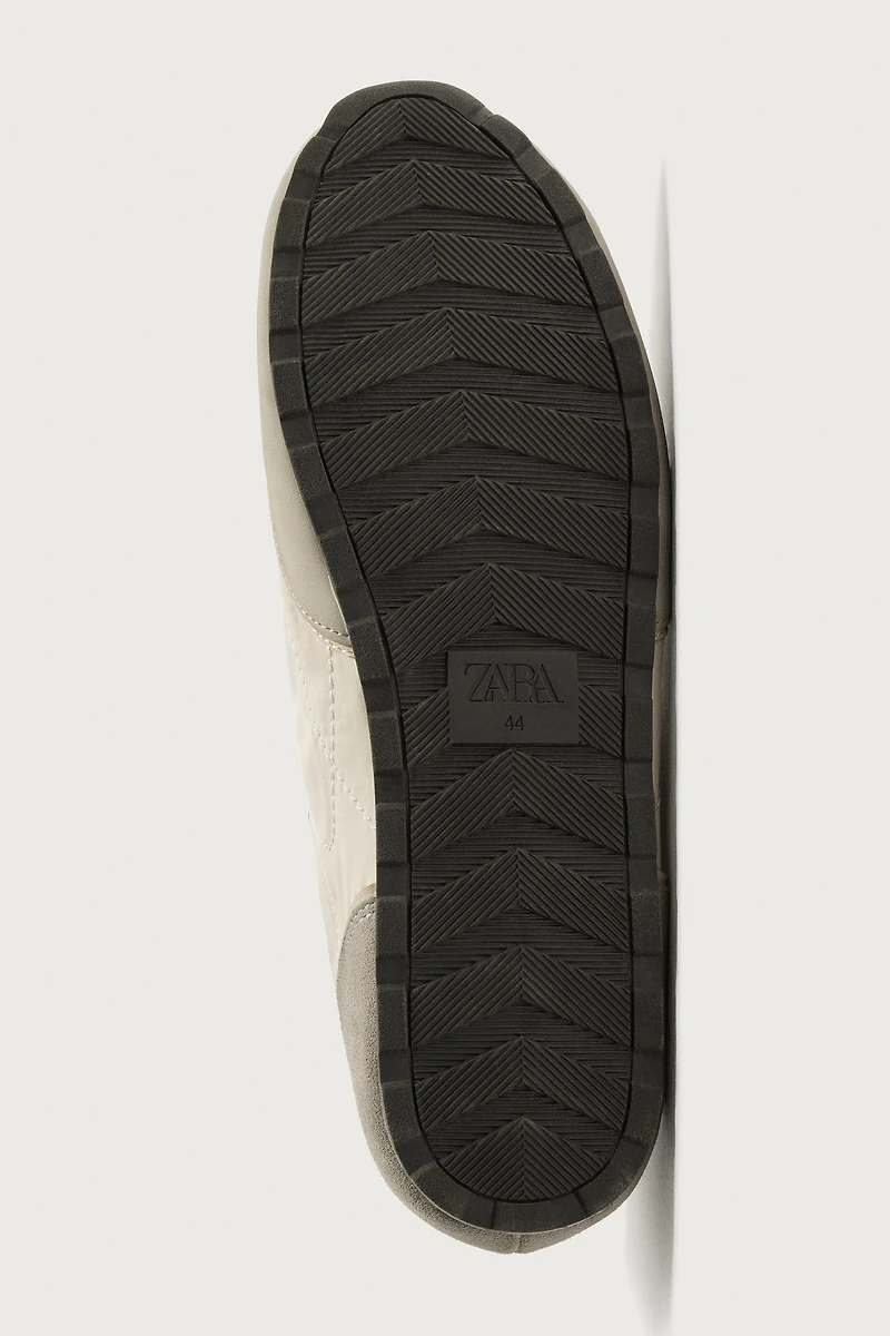 RETRO STYLE SNEAKERS