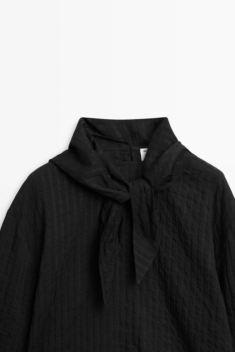 Chemisier fluide à rayures avec foulard