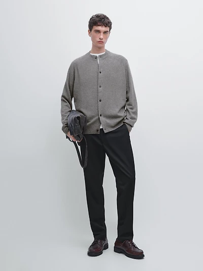 Knit cardigan with raglan sleeves