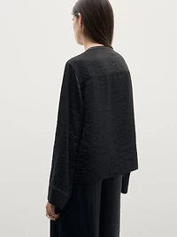 Flowing shirt with stand-up collar