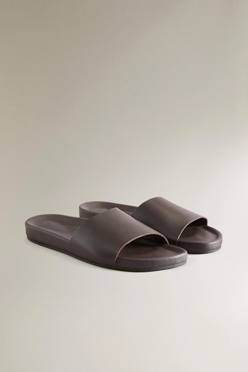 LEATHER SLIDES