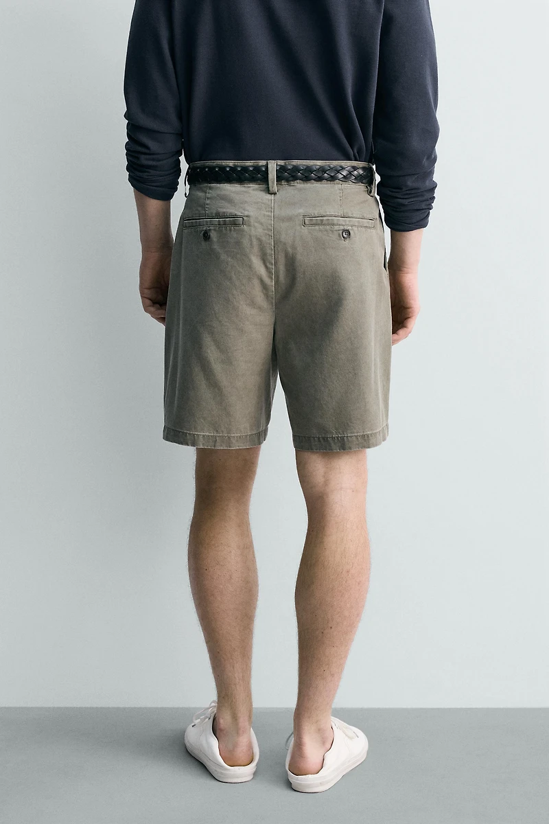 REGULAR FIT PLEATED SHORTS