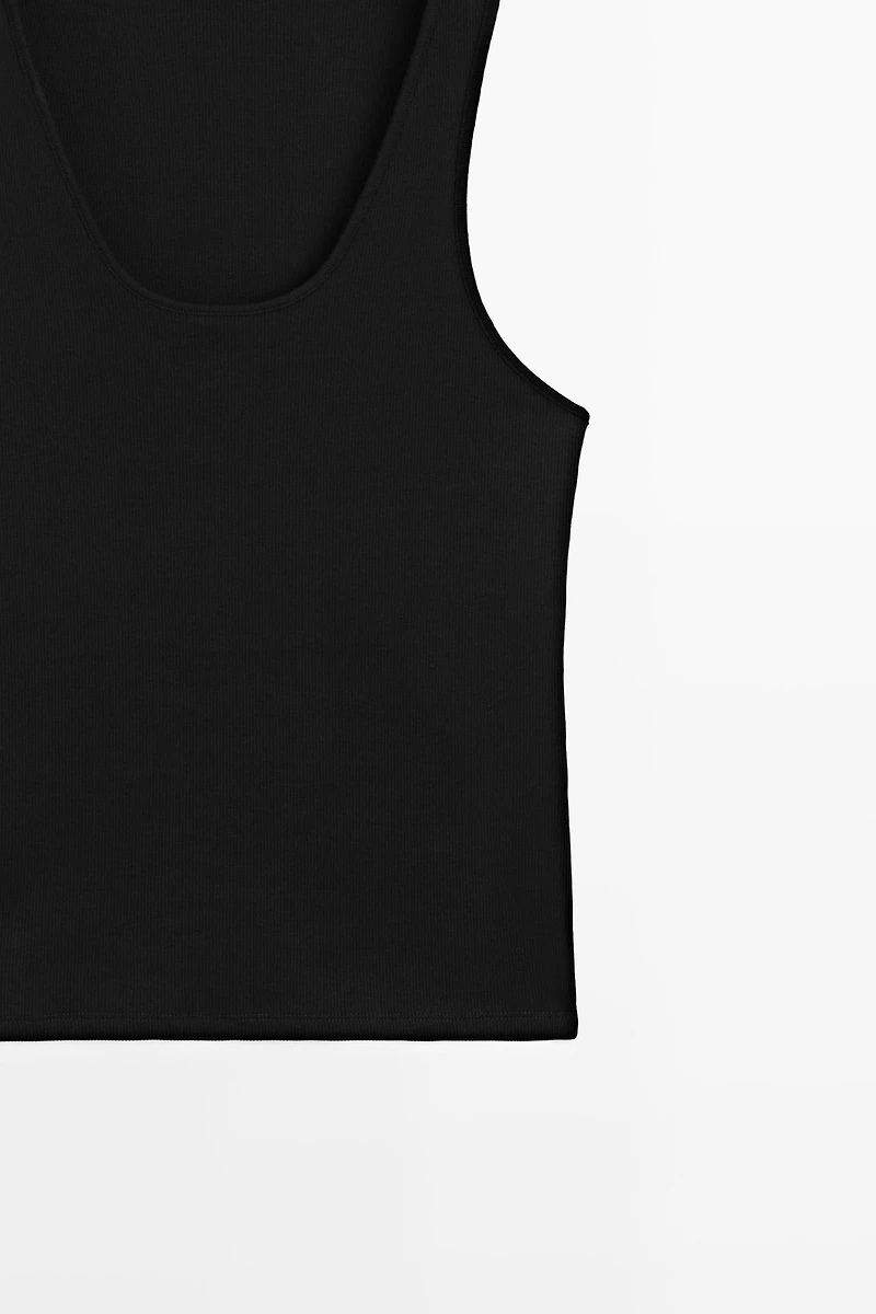 Scoop neck strappy top