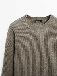 Ribbed knit wool and cashmere sweater