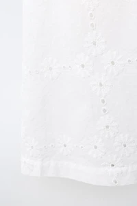 EMBROIDERED LACE TRIM BLOUSE
