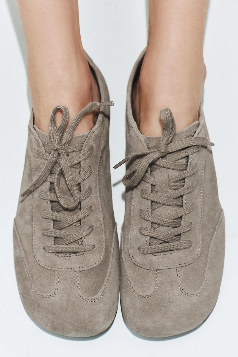 SPLIT SUEDE FLAT SPORTS SHOES