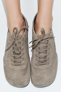 SPLIT SUEDE FLAT SPORTS SHOES