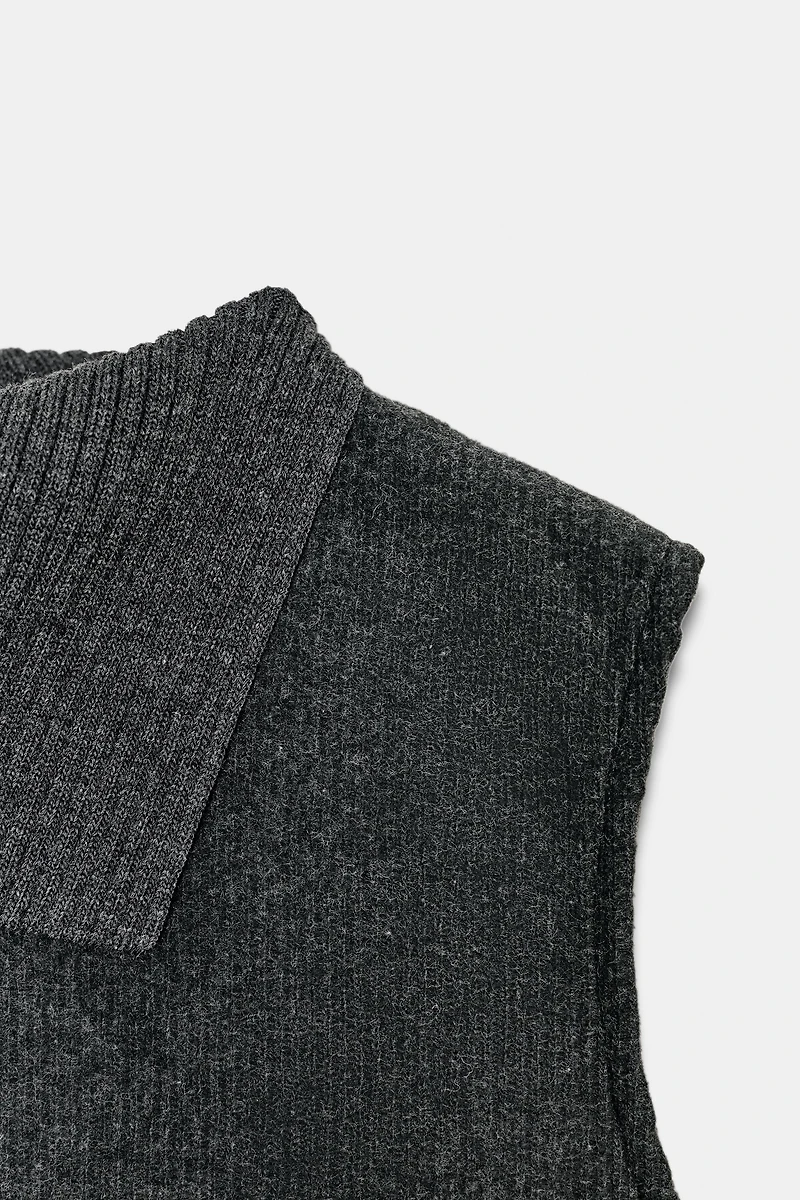 SOFT OPEN NECK TOP