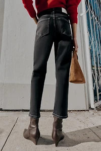 Z.01 MOM FIT HIGH-RISE JEANS