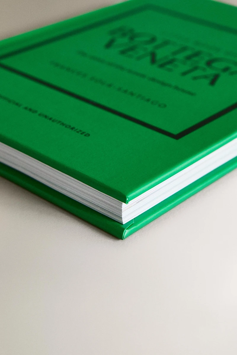 THE LITTLE BOOK OF BOTTEGA VENETA (ENGLISH)