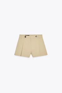 PLEATED SHORTS WITH BUTTONS