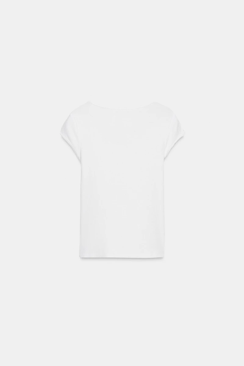 T-SHIRT À ENCOLURE CARRÉE