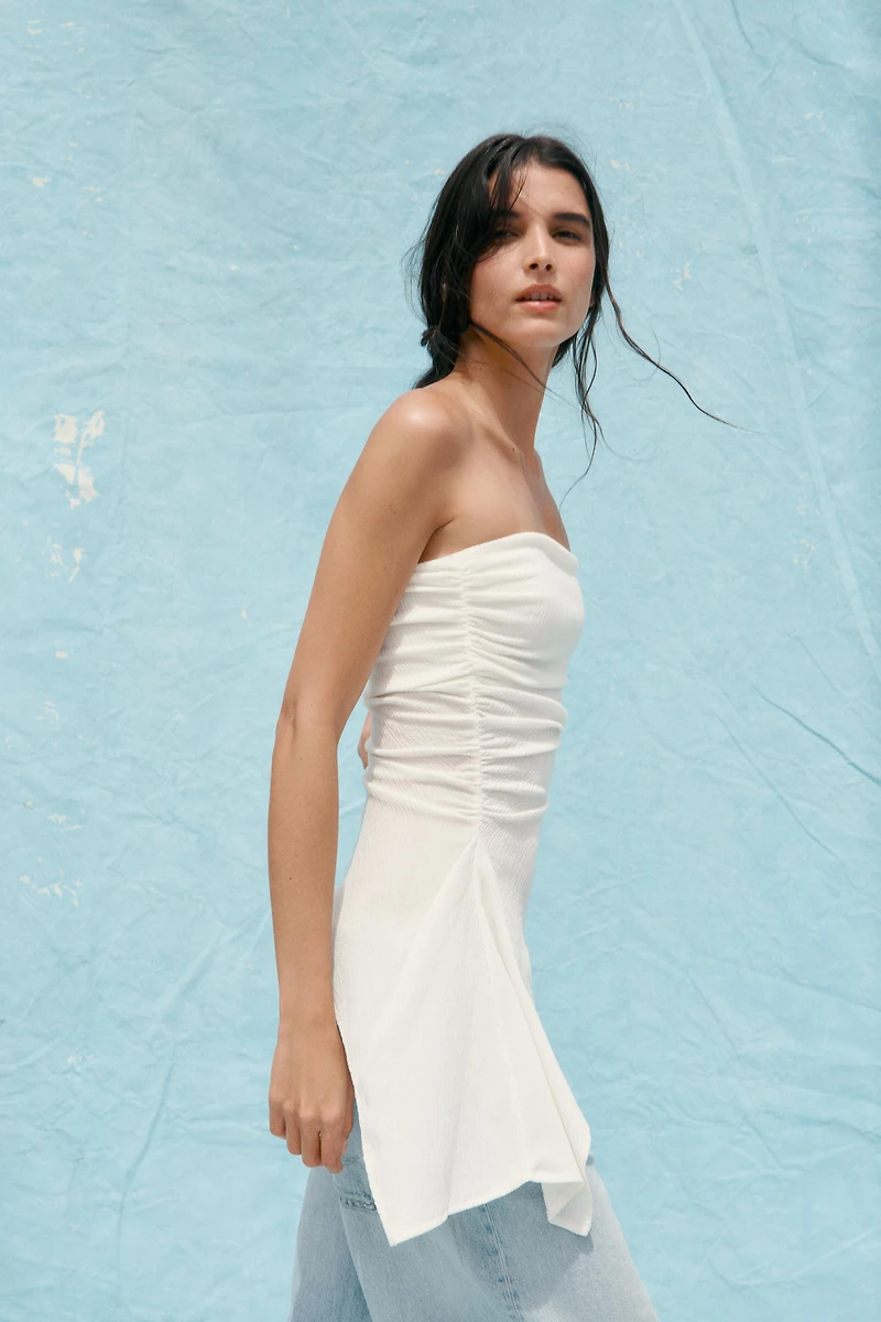 TEXTURED BANDEAU TOP