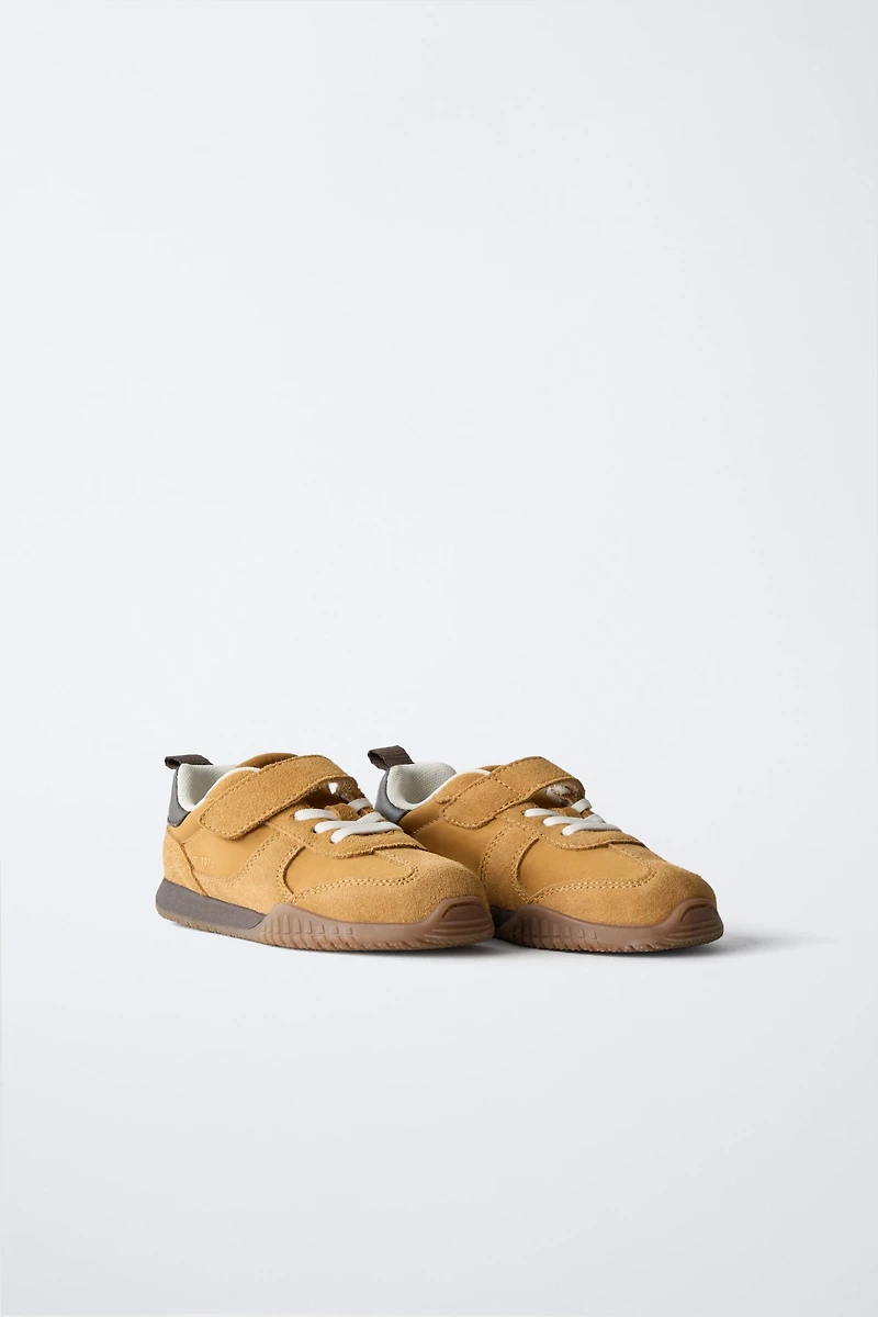 RETRO SNEAKERS