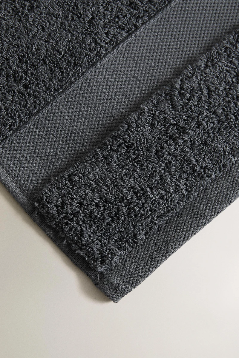 PREMIUM COTTON BATH TOWEL (600 GSM)