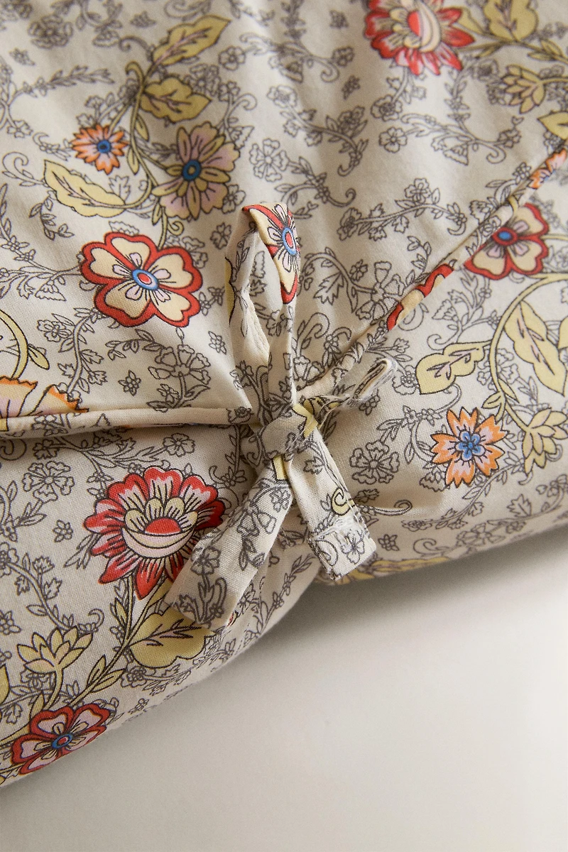 BABY’S PORTABLE FLORAL CHANGING MAT