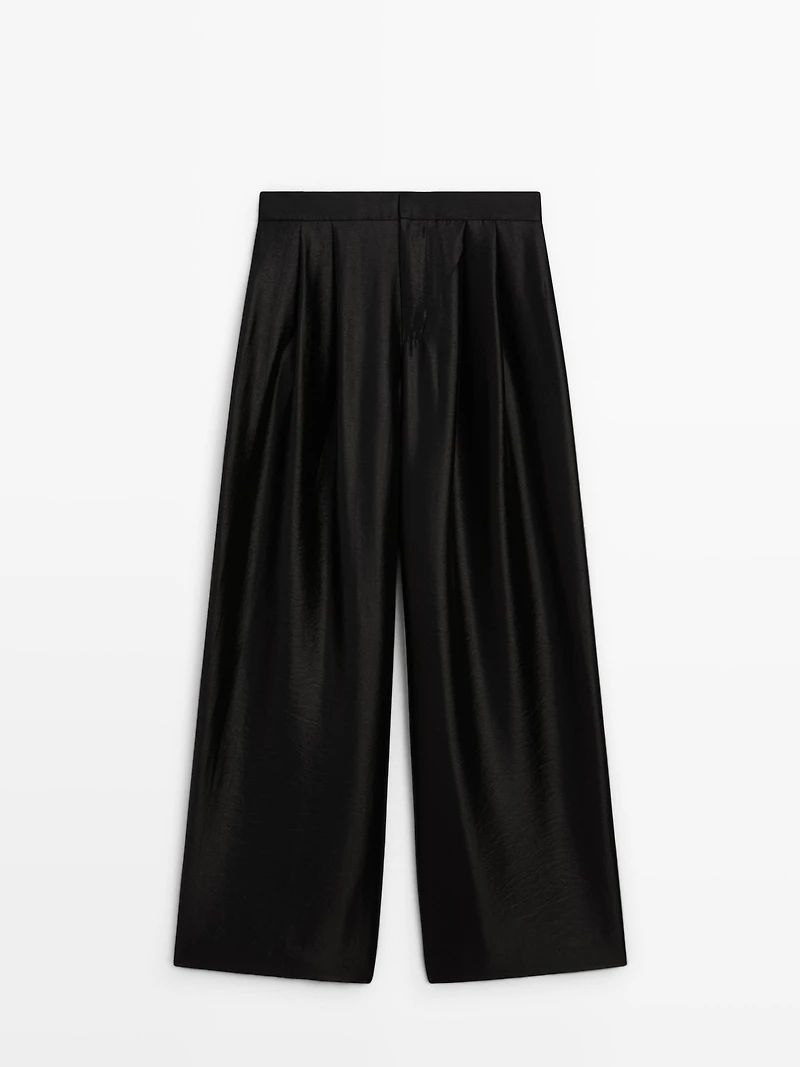 Wide-leg voluminous trousers with darts
