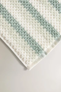 GEOMETRIC JACQUARD BATH TOWEL