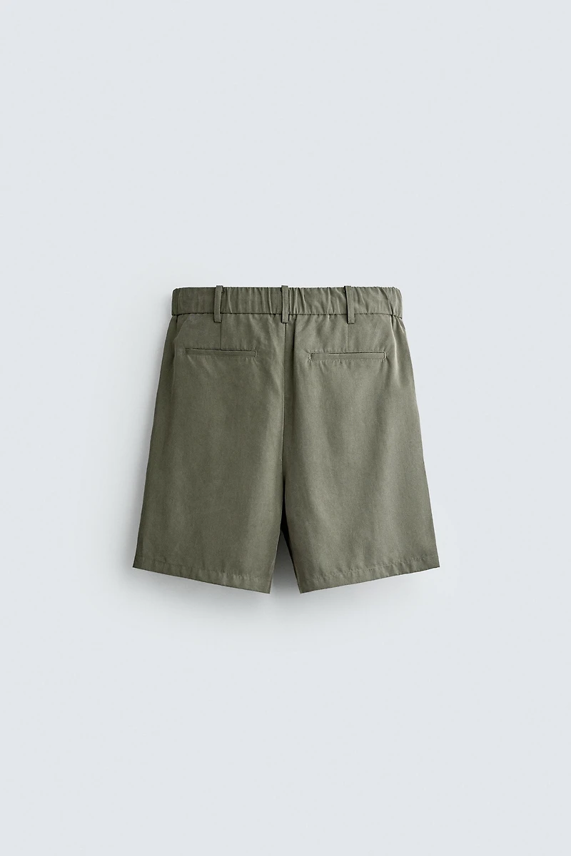 RELAXED FIT FLOWY SHORTS