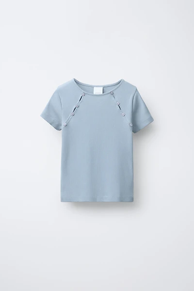 RIBBED BUTTON T-SHIRT