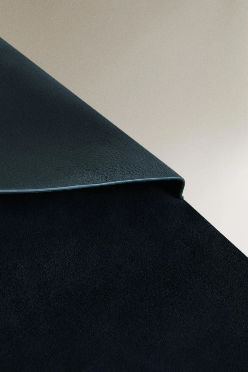 BLUE LEATHER BUTTON CASE