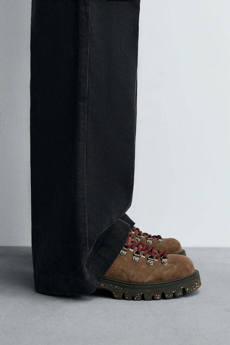 LEATHER TREKKING SHOES