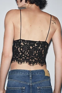 EMBROIDERED CROPPED TOP