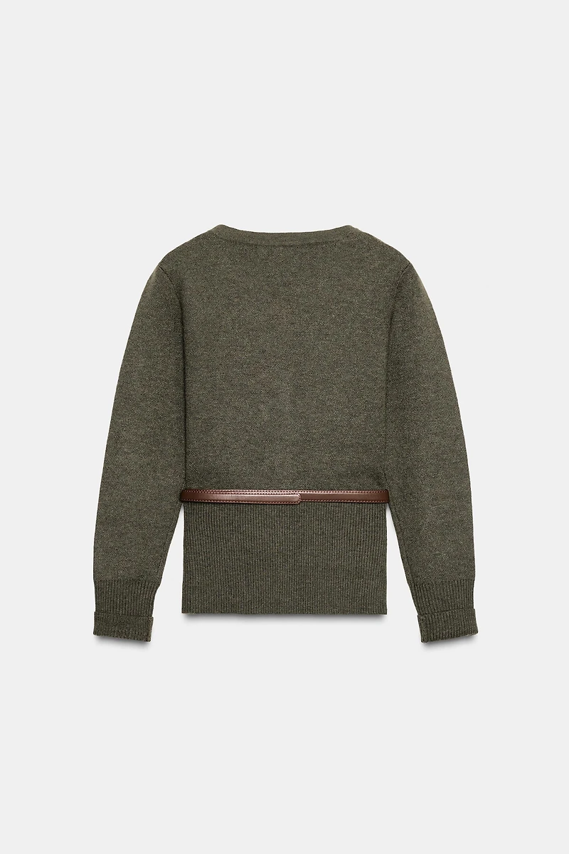 GILET EN MAILLE À LOSANGES AVEC CEINTURE