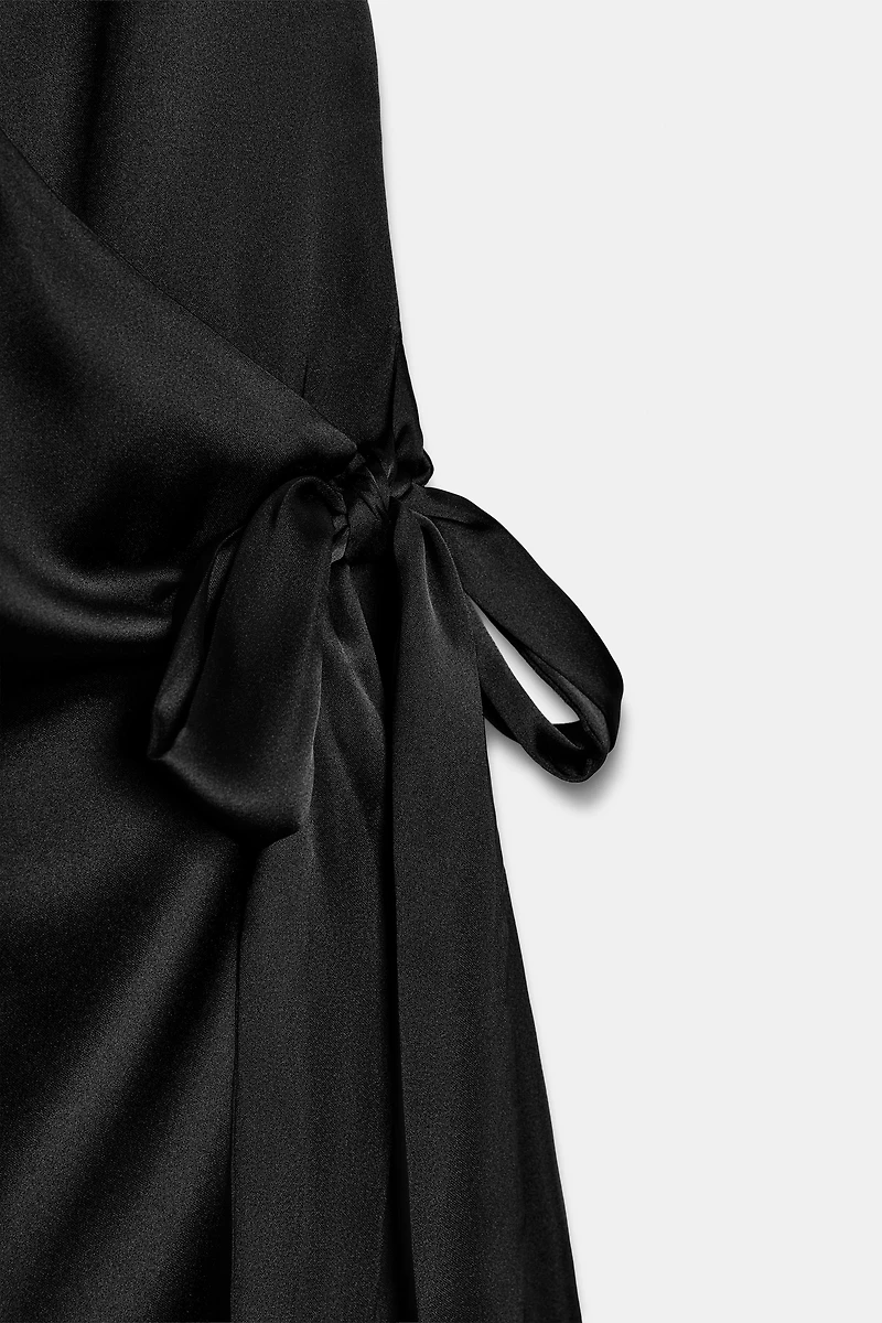 ROBE SATINÉE HALTER À POIS