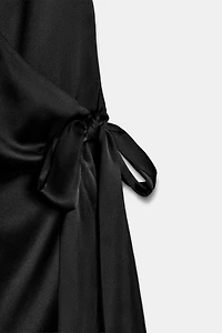 ROBE SATINÉE HALTER À POIS