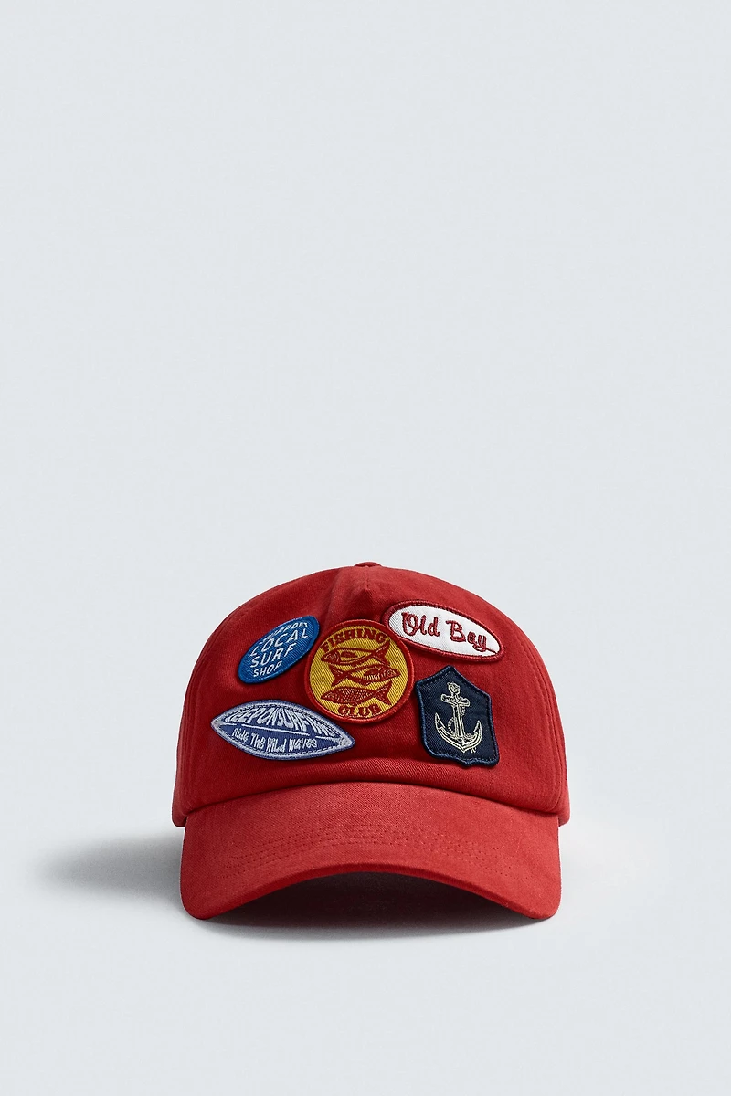 CASQUETTE À PIÈCES EN CONTRASTE