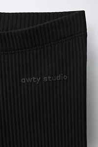 RIBBED TEXTURED CYCLING LEGGINGS