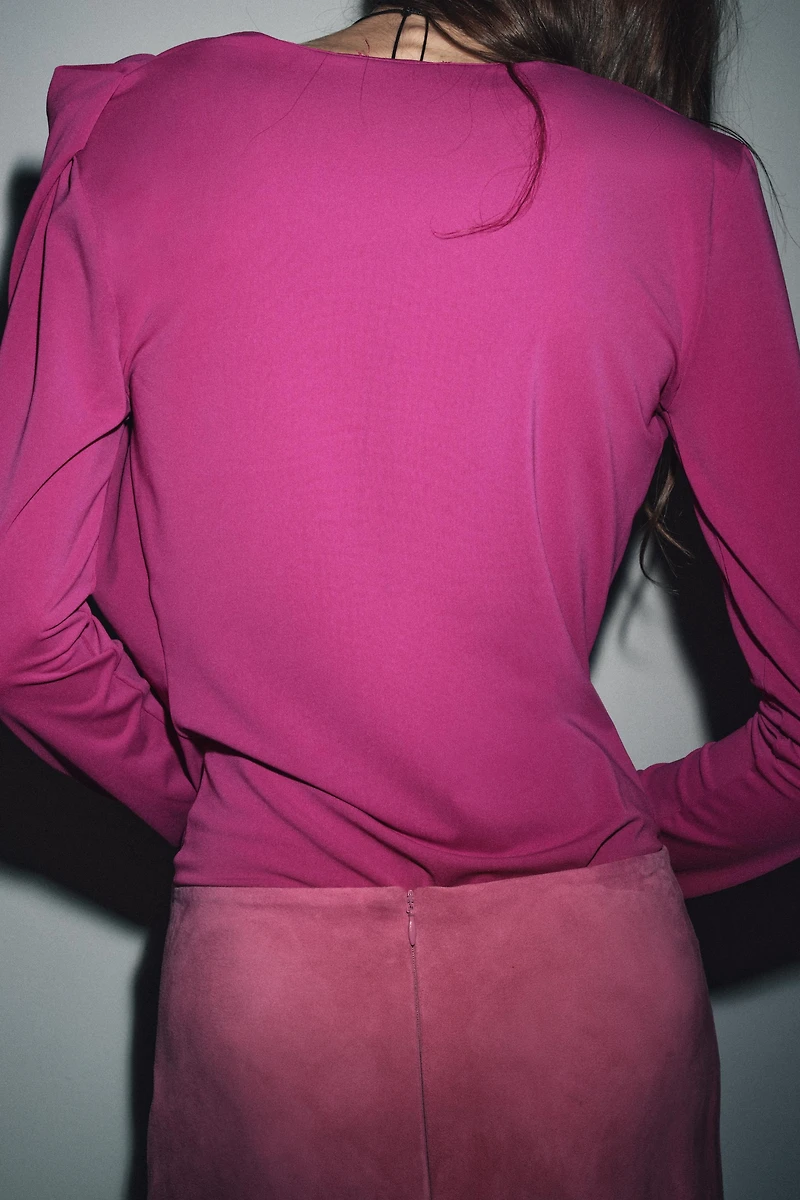 DRAPED SHOULDER PAD TOP