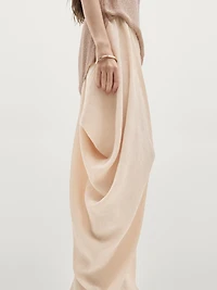 Flowing voluminous trousers