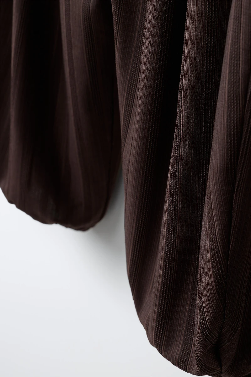 TEXTURED BLOOMER PANTS