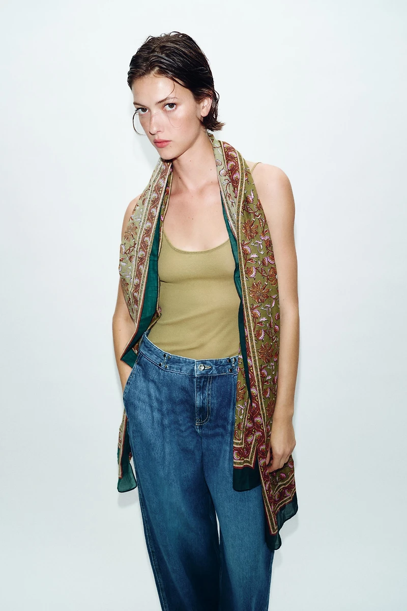 FOULARD À IMPRIMÉ FLEURS