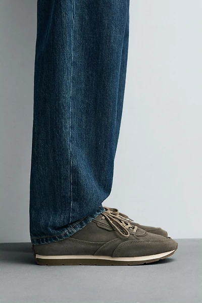 CASUAL LEATHER SNEAKERS