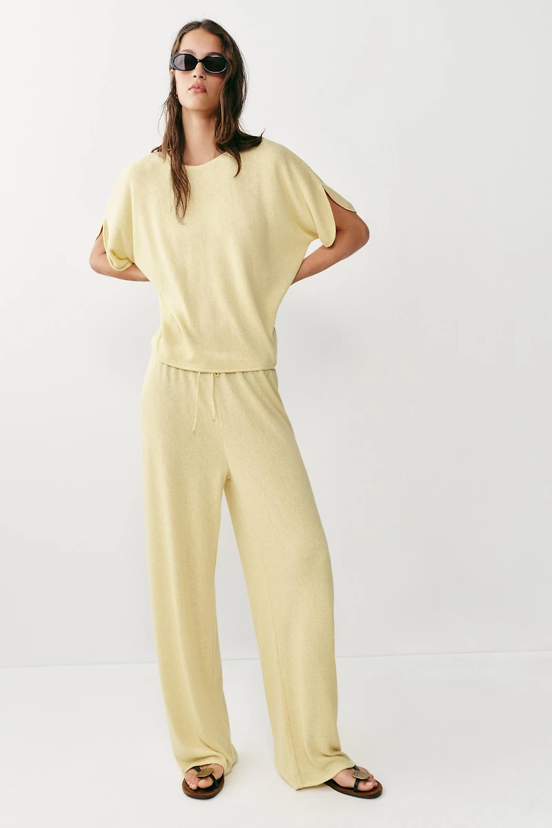 RUSTIC CAPE SLEEVE TOP