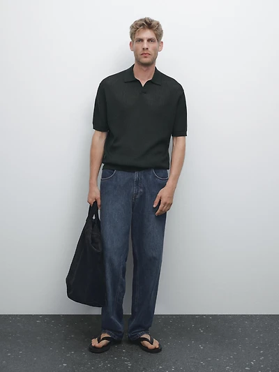 Polo en maille ajourée à col V