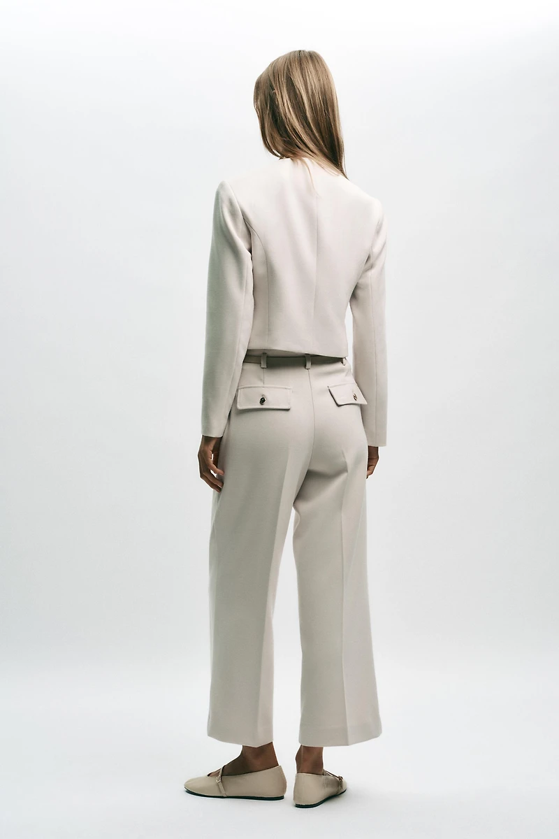 DOUBLE BREASTED SHORT BLAZER