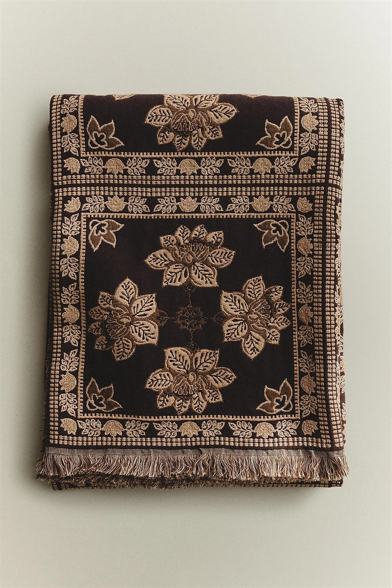 FLORAL JACQUARD BLANKET