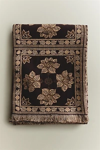 FLORAL JACQUARD BLANKET