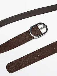 Ceinture boucle ovale en cuir nubuck